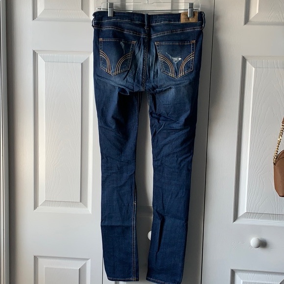Hollister ripped jeans! - Picture 2 of 3